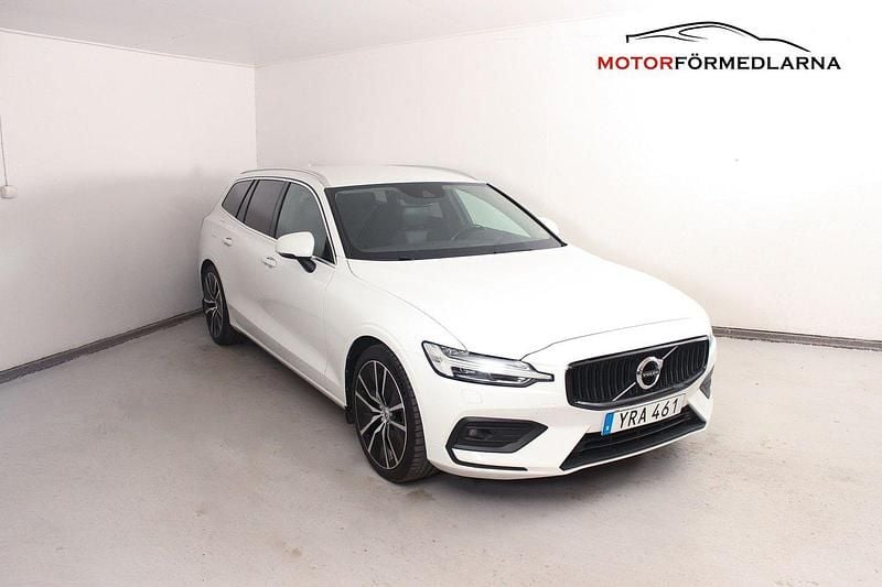 Vit Begagnad 2019 Volvo V60 Momentum Kombi | 214 900 kr (Marknadspris) - Bild 1/4
