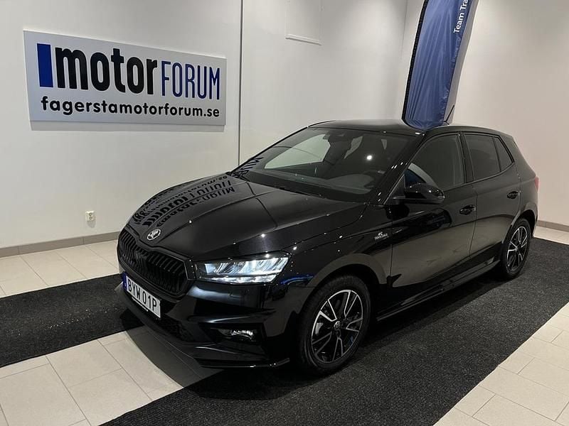 Svart Begagnad 2025 Skoda Fabia Monte Carlo Halvkombi | 249 900 kr (Lite dyr) - Bild 1/4