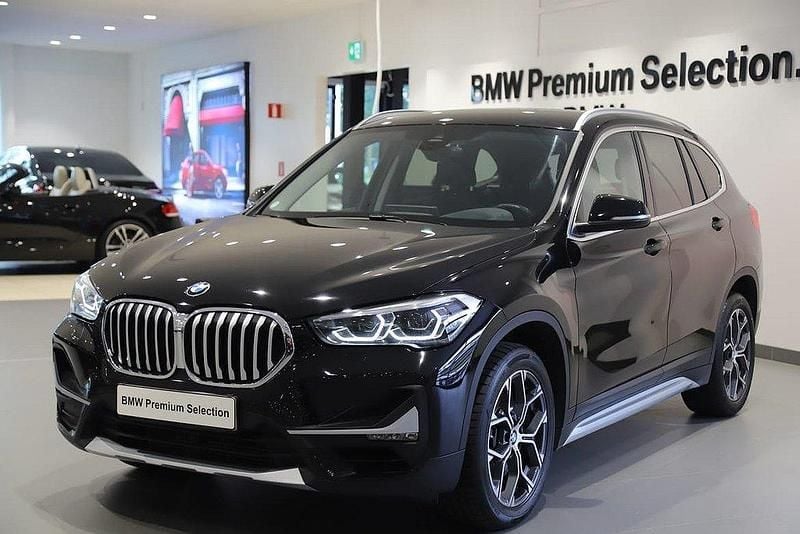 Svart Begagnad 2020 BMW X1 xLine SUV | 289 000 kr (Marknadspris) - Bild 1/2