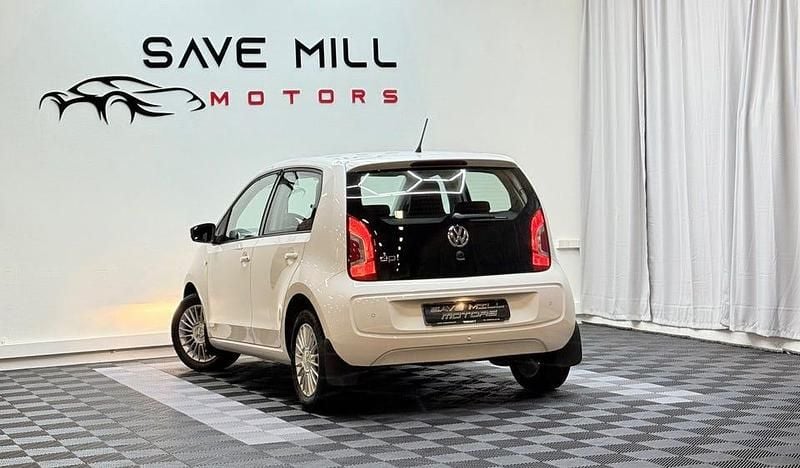 Begagnad VW up! high up! 75 HK (55 kW) 2014 Vit Halvkombi