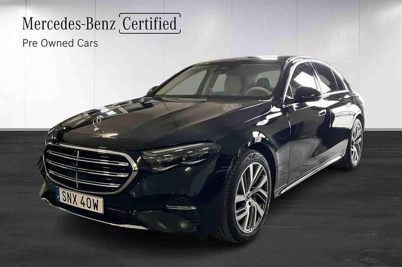 Svart Begagnad 2025 Mercedes E300 Sedan | 739 900 kr - Bild 1/1