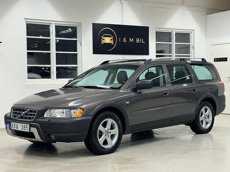 Brun Begagnad 2006 Volvo XC70 Summum Kombi | 79 900 kr (Dyr) - Bild 1/4