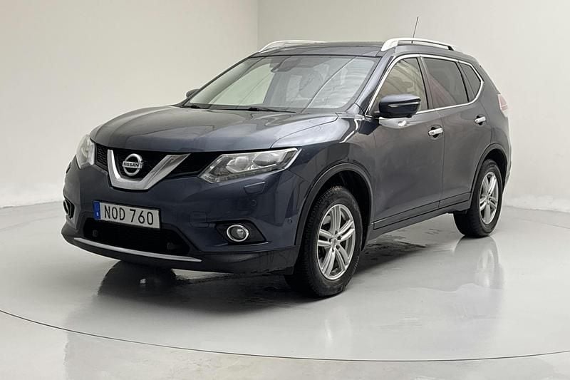 Mörkblå Begagnad 2017 Nissan X-Trail Tekna SUV | 159 000 kr (Marknadspris) - Bild 1/4