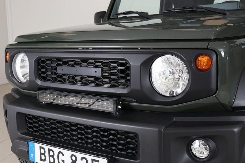 Begagnad Suzuki Jimny 102 HK (75 kW) 2023 Grön SUV