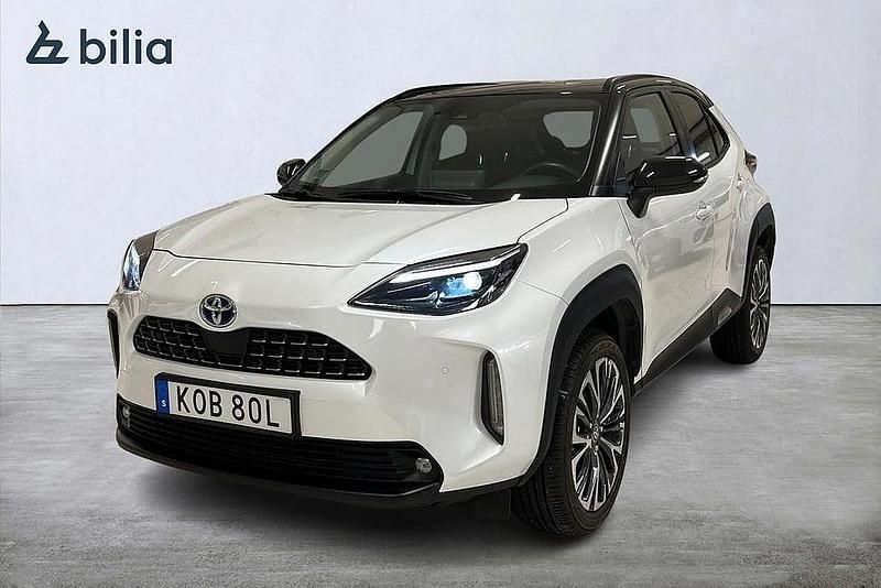 Vit Begagnad 2023 Toyota Yaris Cross Edition SUV | 314 900 kr (Marknadspris) - Bild 1/4