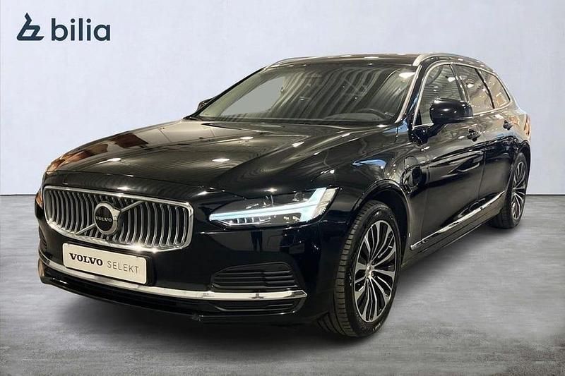 Svart Begagnad 2023 Volvo V90 Core Kombi | 349 900 kr (Marknadspris) - Bild 1/3