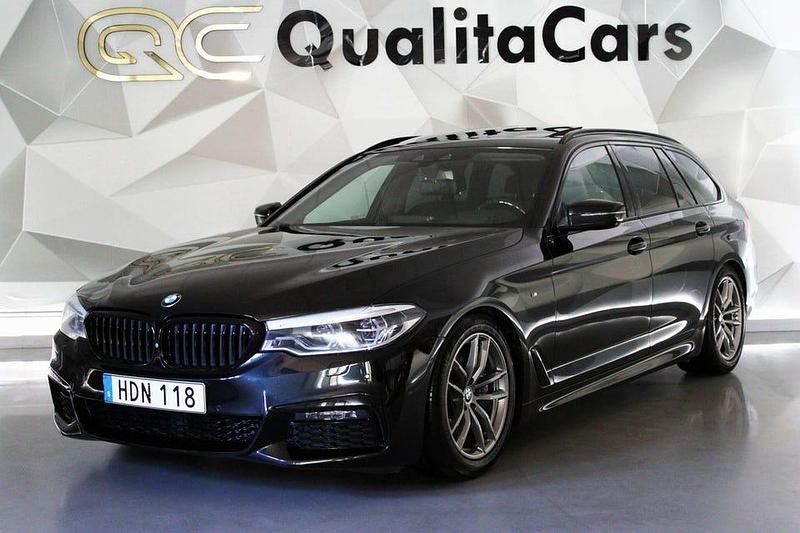 Svart Begagnad 2019 BMW 530 M Sport Kombi | 339 900 kr (Marknadspris) - Bild 1/4