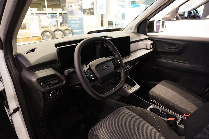 Ny Ford E-Transit 2026 Vit Van