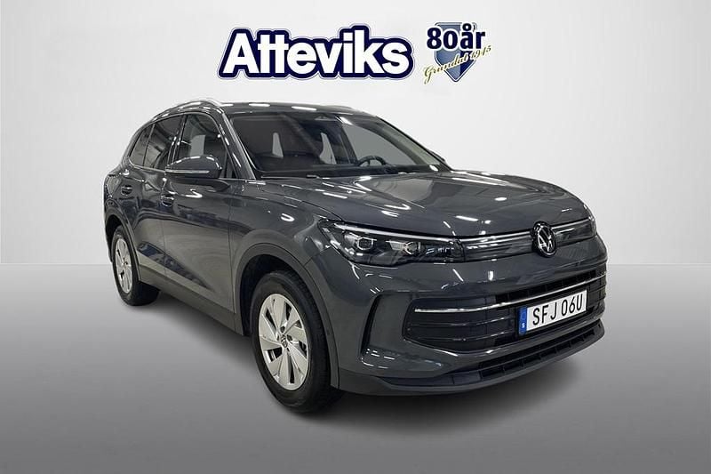 Begagnad VW Tiguan Life 151 HK (111 kW) 2024 Grå SUV