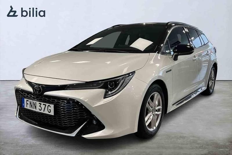 Vit Begagnad 2021 Toyota Corolla Kombi | 259 800 kr - Bild 1/1