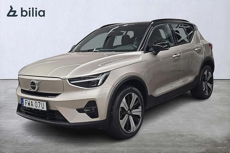 Begagnad Volvo XC40 Plus 185 kW (252 HK) 2022 Ljusgrå SUV