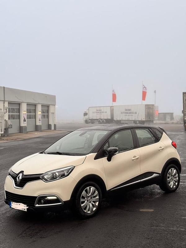 Flerfärgad Begagnad 2014 Renault Captur Dynamique SUV | 49 500 kr (Bra pris) - Bild 1/4