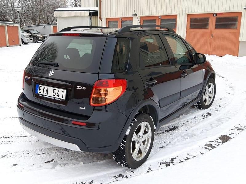 Begagnad Suzuki SX4 120 HK (88 kW) 2011