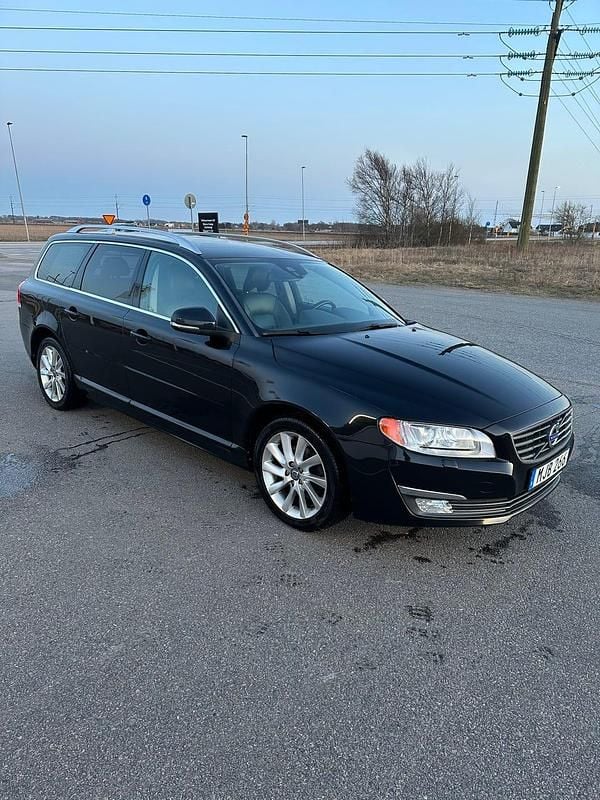 Begagnad Volvo V70 Summum 181 HK (133 kW) 2014 Kombi