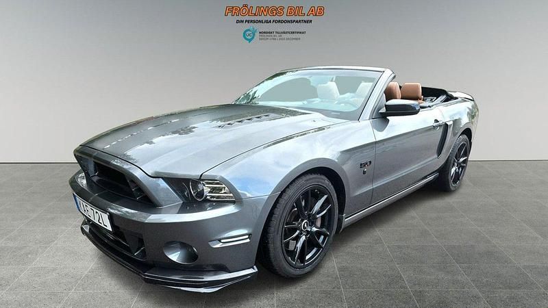 Mörkgrå Begagnad 2014 Ford Mustang GT Convertible Cab | 299 000 kr (Lite dyr) - Bild 1/4
