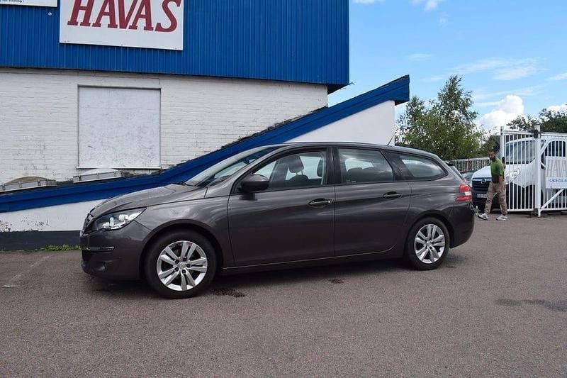 Grå Begagnad 2016 Peugeot 308 Active Kombi | 64 500 kr (Marknadspris) - Bild 1/4