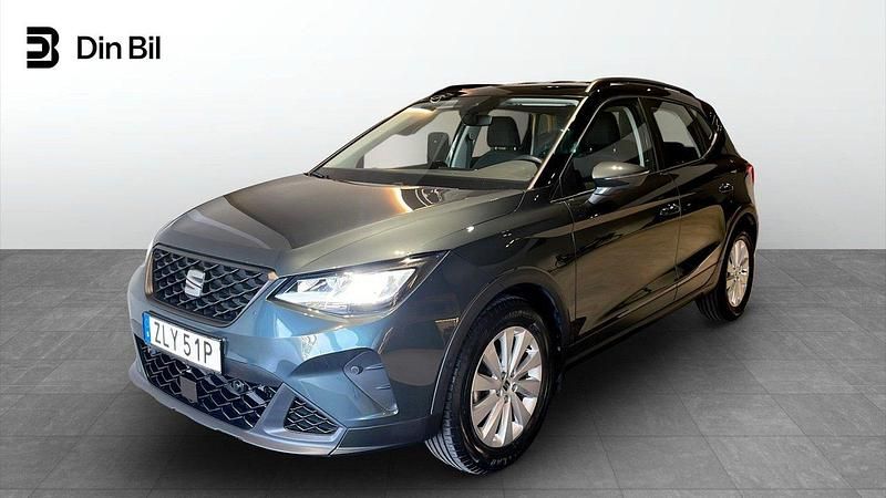 Mörkgrön Begagnad 2022 Seat Arona Style SUV | 189 900 kr (Marknadspris) - Bild 1/4