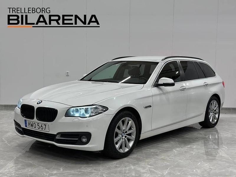 Vit Begagnad 2016 BMW 520 Kombi | 139 900 kr (Marknadspris) - Bild 1/4