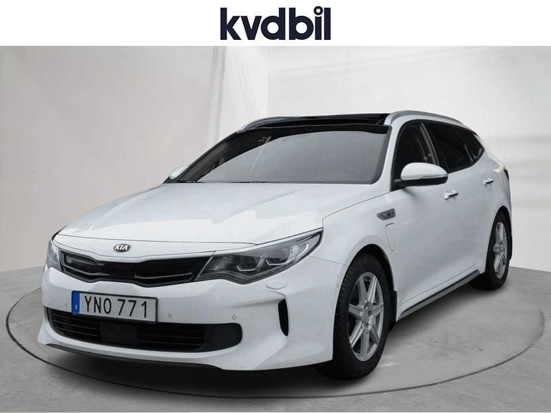Vit Begagnad 2018 Kia Optima Hybrid Sport Sedan | 110 000 kr (Marknadspris) - Bild 1/3