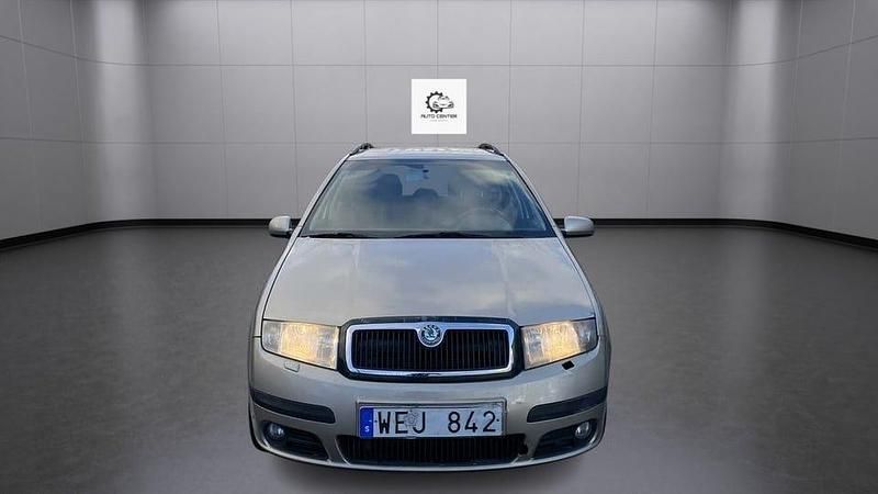 Brun Begagnad 2004 Skoda Fabia Kombi | 19 900 kr (Marknadspris) - Bild 1/4