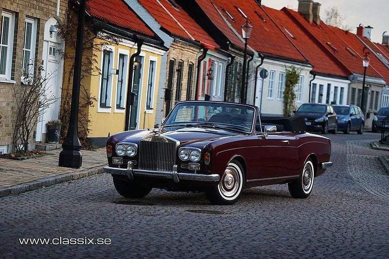 Begagnad Rolls Royce Silver Shadow 286 HK (210 kW) 1969 Vinröd Sportkupé