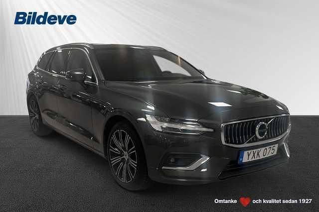 Mörkgrå Begagnad 2018 Volvo V60 Inscription Kombi | 329 900 kr (Lite dyr) - Bild 1/4