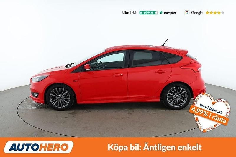 Begagnad Ford Focus ST-Line 126 HK (92 kW) 2017 Röd Halvkombi