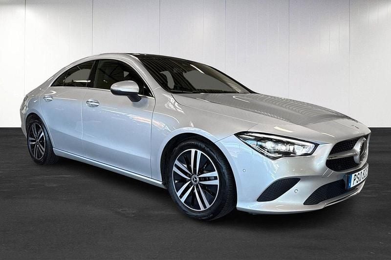 Silver Begagnad 2020 Mercedes CLA200 Sportkupé | 299 500 kr (Bra pris) - Bild 1/4