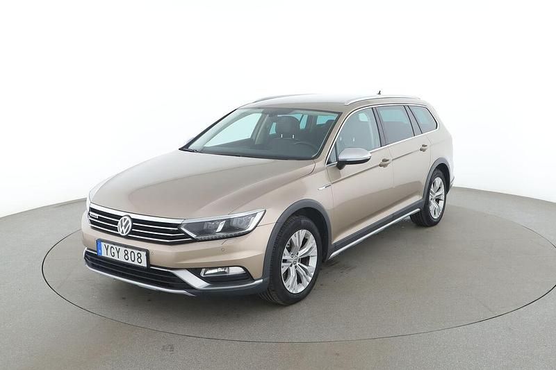 Brun Begagnad 2016 VW Passat Alltrack Kombi | 179 000 kr (Marknadspris) - Bild 1/3