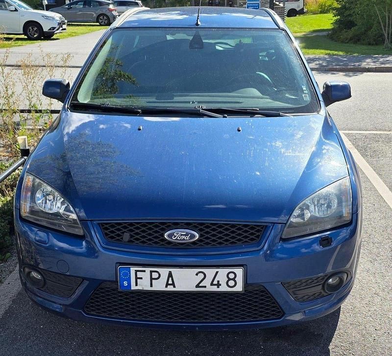Blå Begagnad 2007 Ford Focus Titanium Kombi | 22 950 kr (Marknadspris) - Bild 1/4