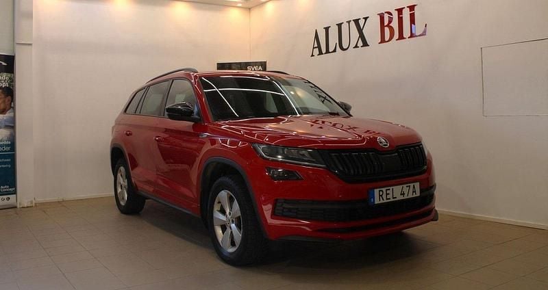 Röd Begagnad 2020 Skoda Kodiaq SportLine SUV | 349 900 kr (Marknadspris) - Bild 1/4