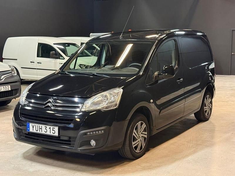 Svart Begagnad 2017 Citroën Berlingo Van | 84 900 kr (Marknadspris) - Bild 1/4