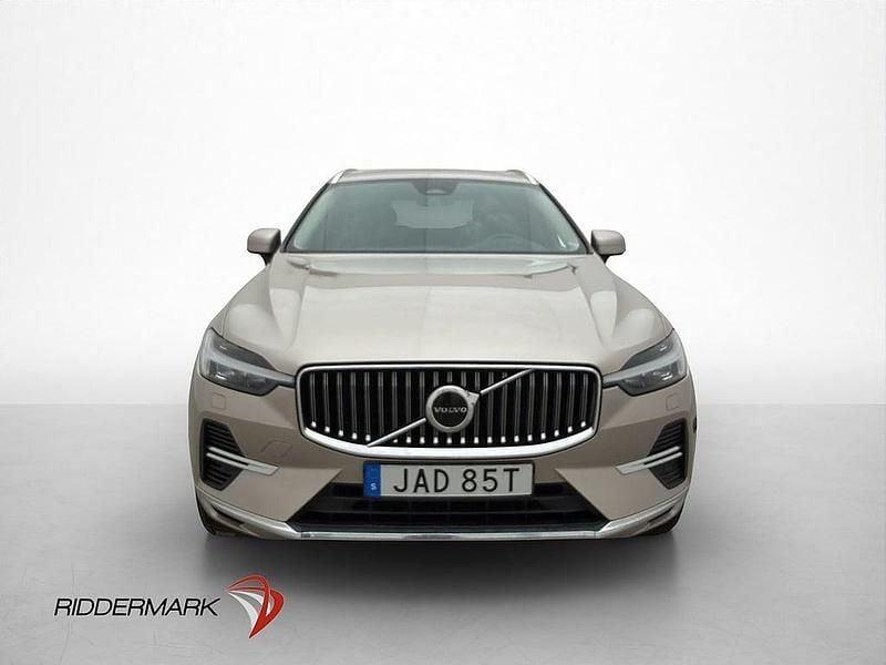 Begagnad Volvo XC60 Plus 350 HK (257 kW) 2022 Grå SUV