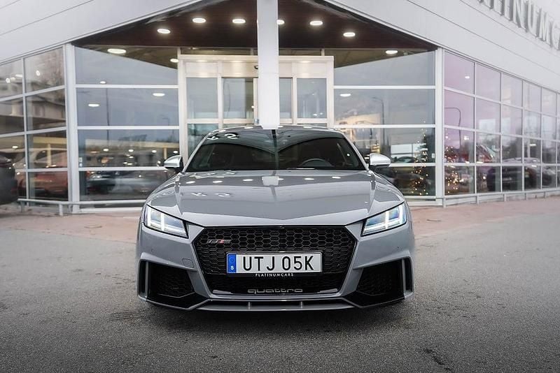 Begagnad Audi TT RS Comfort 500 HK (367 kW) 2018 Grå Sportkupé