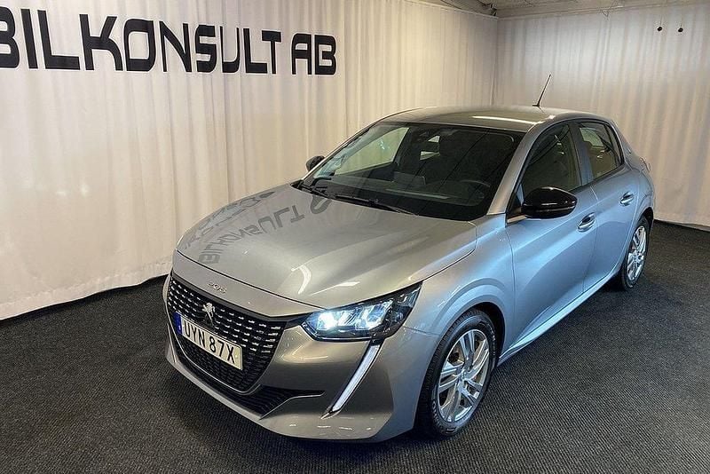 Grå Begagnad 2022 Peugeot 208 Active Halvkombi | 149 900 kr (Marknadspris) - Bild 1/4