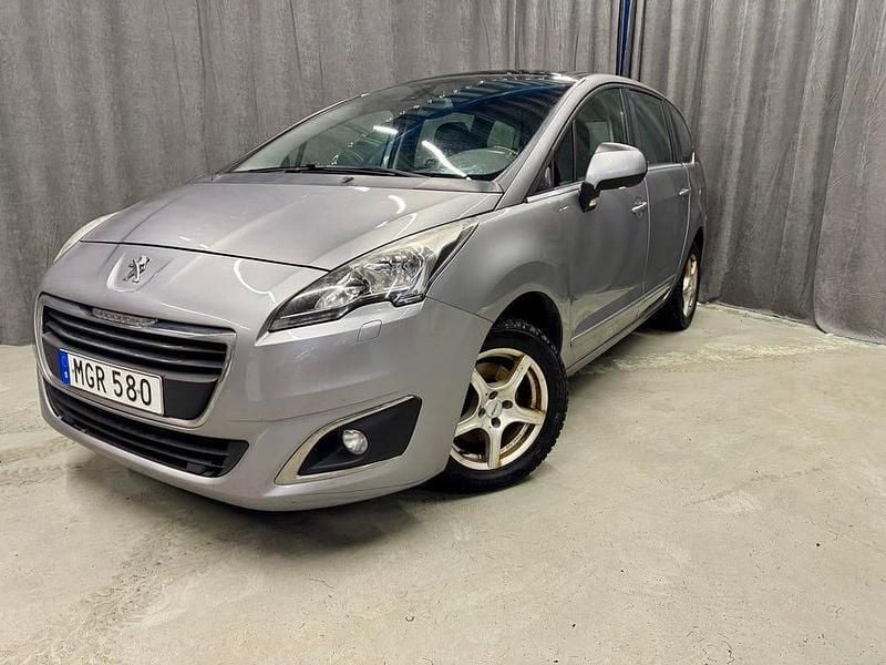 Begagnad Peugeot 5008 120 HK (88 kW) 2016 Grå Minibuss