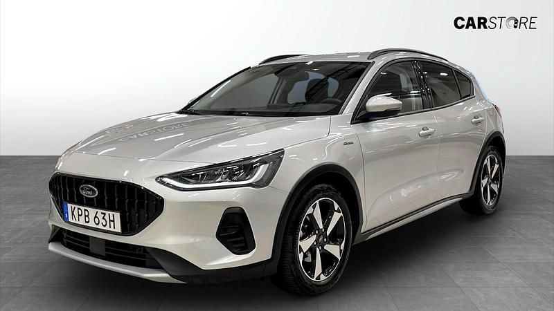 Grå Begagnad 2023 Ford Focus Active | 184 900 kr - Bild 1/4