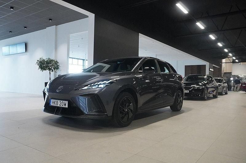 Grå Begagnad 2023 MG MG4 EV Halvkombi | 229 800 kr (Bra pris) - Bild 1/4
