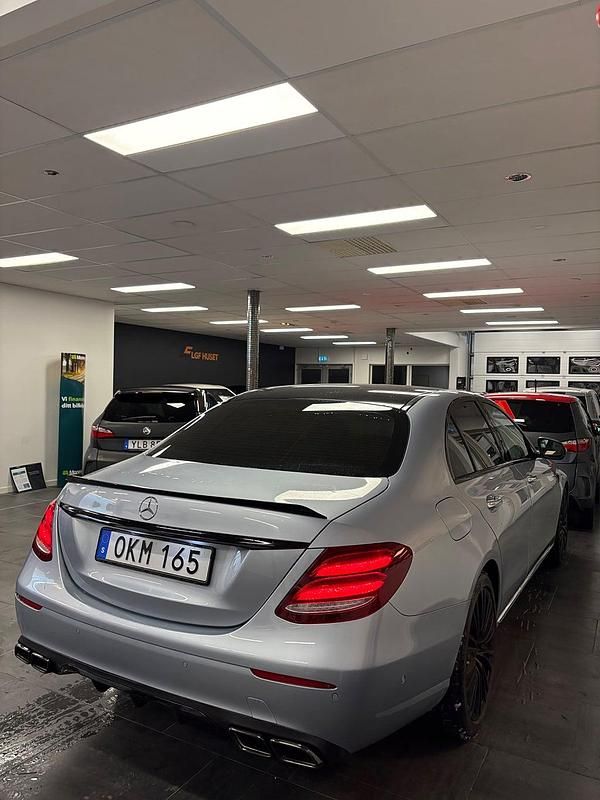 Begagnad Mercedes E220 194 HK (142 kW) 2016 Silver Sedan