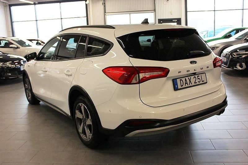 Begagnad Ford Focus Active 2020 Vit Kombi