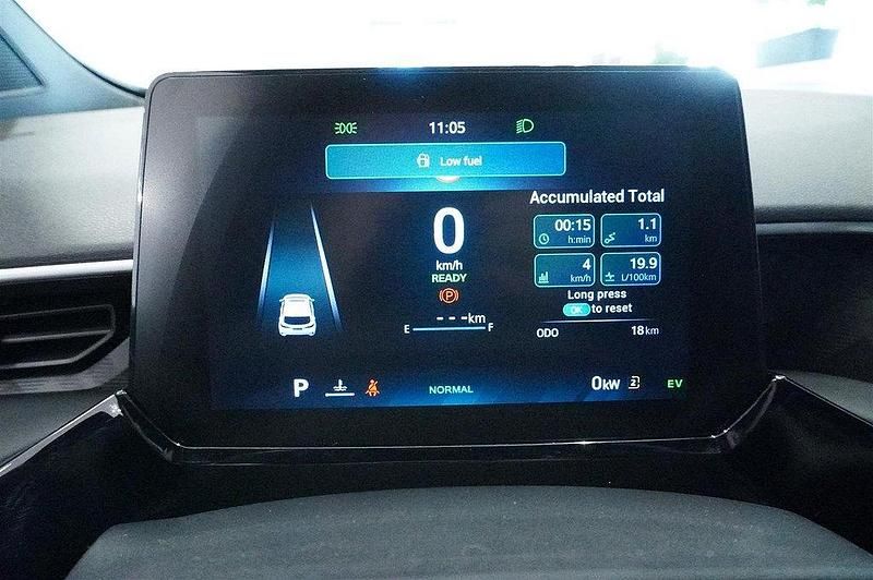 Begagnad MG MG3 Luxury 102 HK (75 kW) 2024 Blå/lila Halvkombi