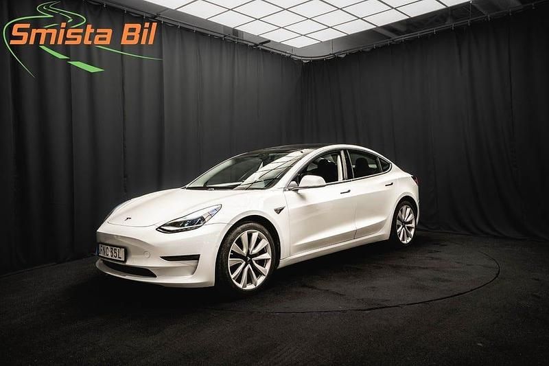 Vit Begagnad 2019 Tesla Model 3 Long Range AWD Sedan | 239 400 kr (Bra pris) - Bild 1/3