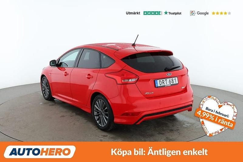 Begagnad Ford Focus ST-Line 126 HK (92 kW) 2017 Röd Halvkombi