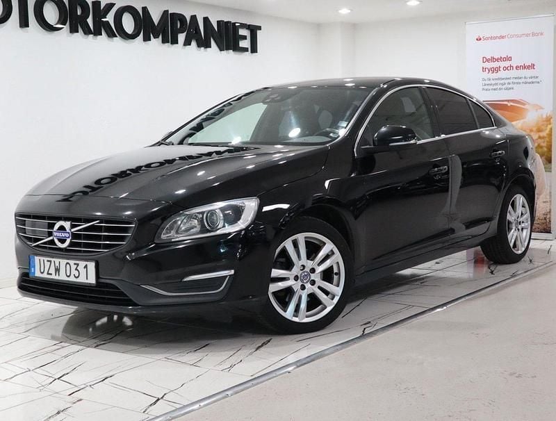 Svart Begagnad 2015 Volvo S60 Momentum Sedan | 134 900 kr (Marknadspris) - Bild 1/4
