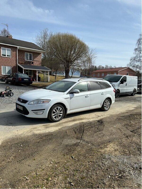 Vit Begagnad 2011 Ford Mondeo Kombi | 15 000 kr (Superpris) - Bild 1/1