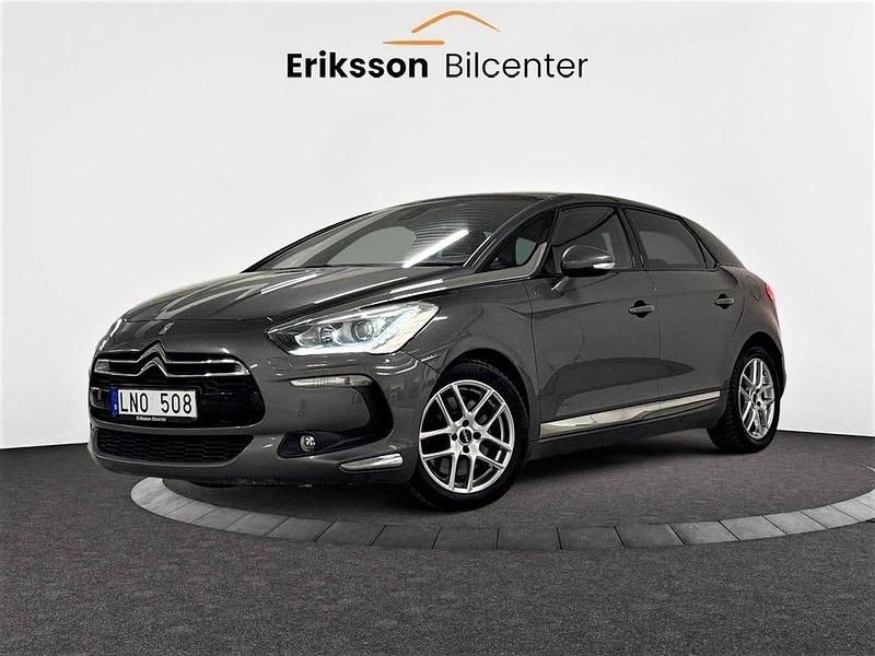Grå Begagnad 2012 Citroën DS5 Halvkombi | 74 900 kr (Marknadspris) - Bild 1/4