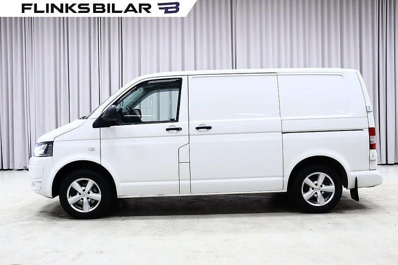Vit Begagnad 2015 VW Transporter Van | 128 750 kr (Dyr) - Bild 1/4