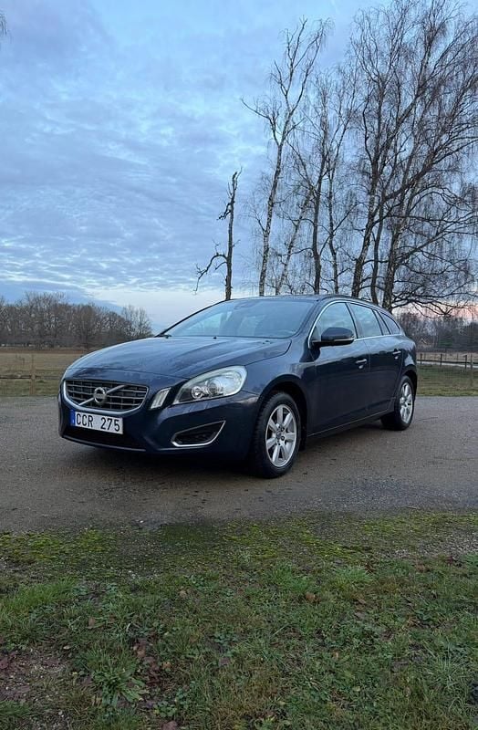 Begagnad 2012 Volvo V60 Kombi | 67 000 kr (Bra pris) - Bild 1/4
