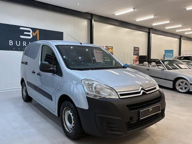 Begagnad Citroën Berlingo 75 HK (55 kW) 2017 Silver Minibuss