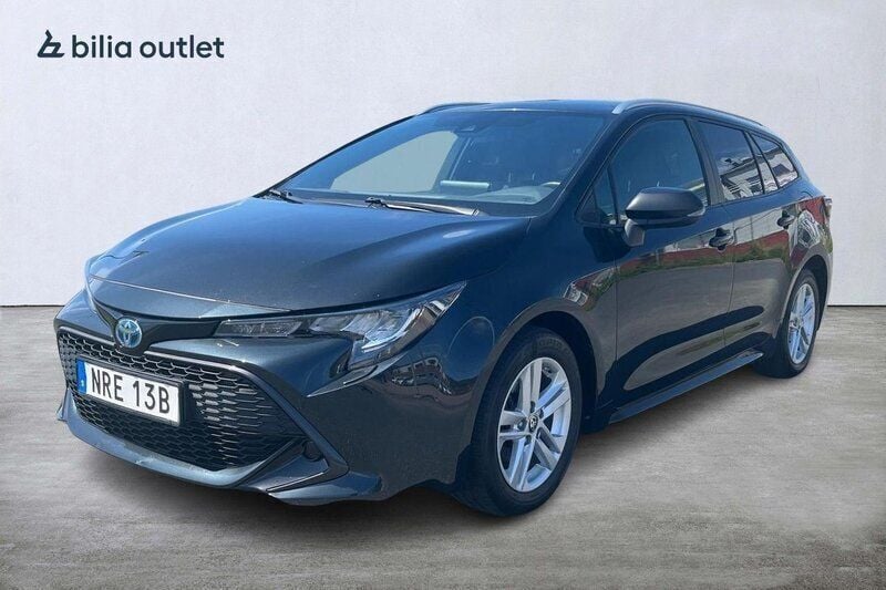Svart Begagnad 2022 Toyota Corolla Active Kombi | 209 900 kr (Marknadspris) - Bild 1/4